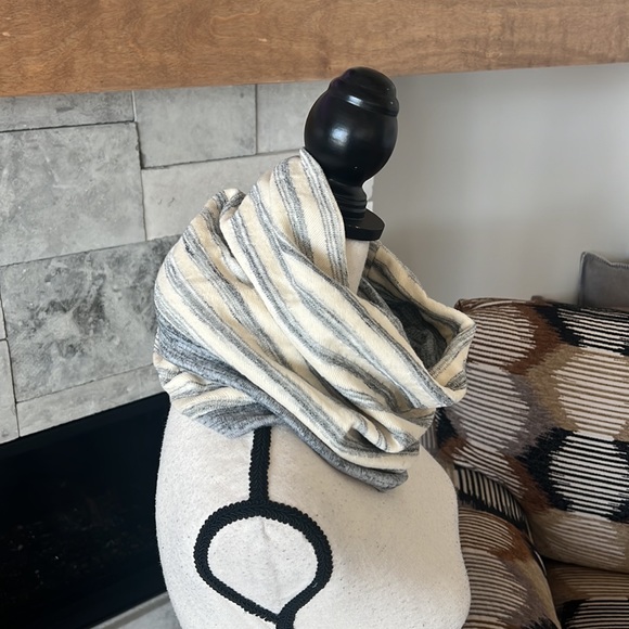 Infinity Scarf - Picture 2 of 6